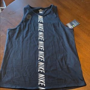 Nike women’s tank top